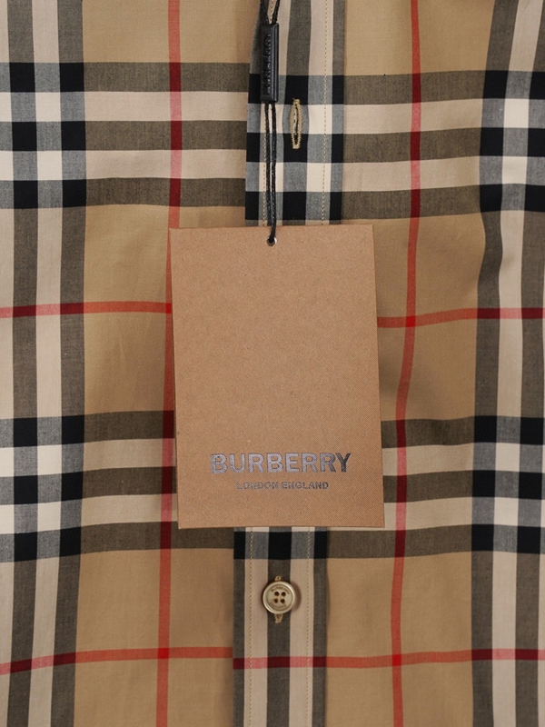 ブランドシャツ角部分ディテール